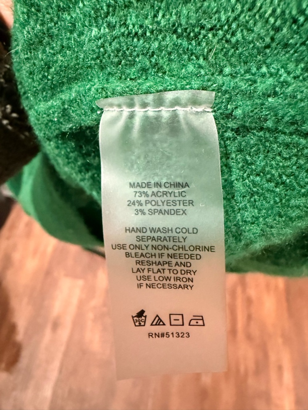 Vince Camuto Emerald Green V-Neck Sweater - Picture 3 of 3